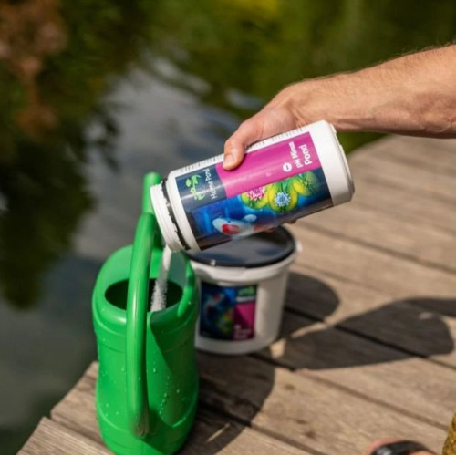 Aplikace přípravkunn pH minus do jezírka