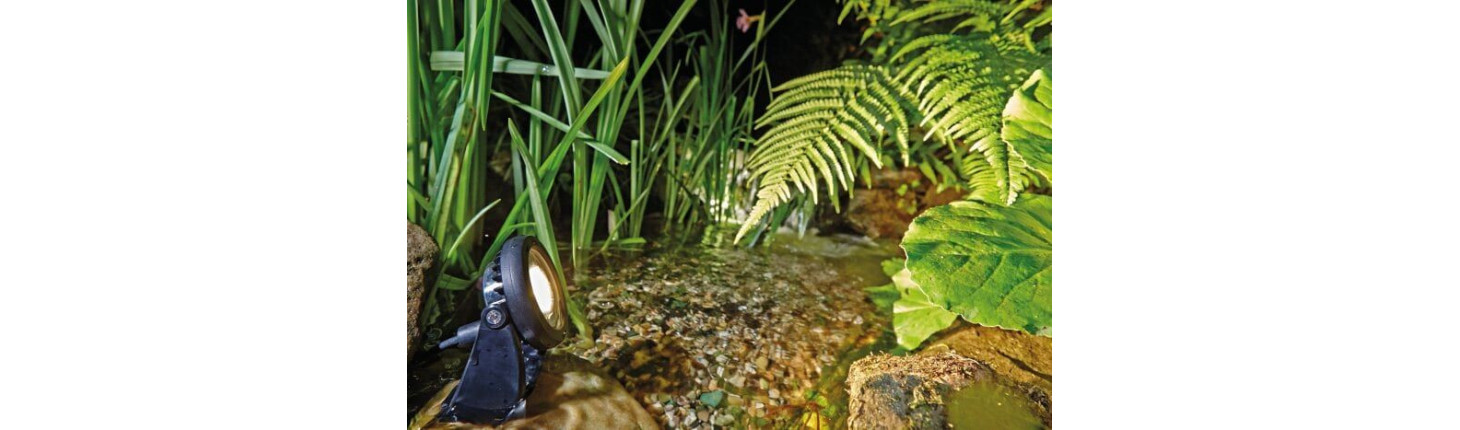 Osvětlení zahrady a jezírka